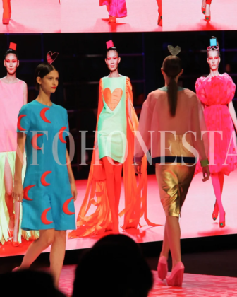 Presentes en #MBFWMadrid: Galería de imágenes exclusivas del desfile de Ágatha Ruiz de la Prada