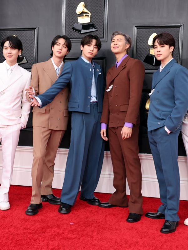 Grammys 2022: Los mejores looks de las estrellas de la industria musical