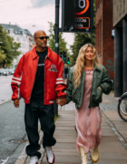 ¿Quieres vestir como una verdadera ‘Emily in Paris’? Lee nuestras claves y lleva el estilo francés