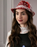 Rosa y verde: Amelia Bono se anima a combinar colores saturados de otoño