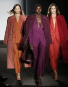 Simorra transmite pasión por el punto en la 080 Barcelona Fashion