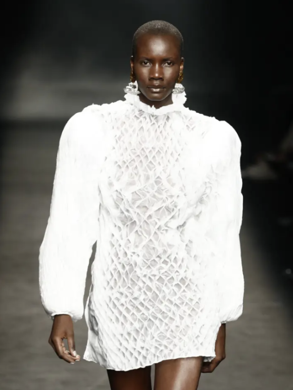 Simorra se apasiona por los tejidos y las formas