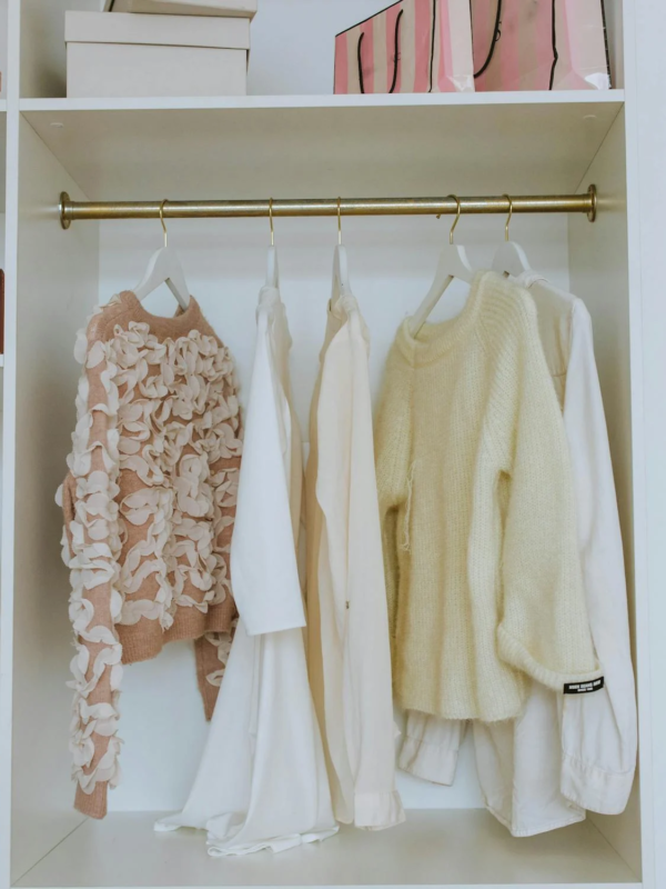 6 tips ideales para tener un armario feliz con @elartedeorganizarok